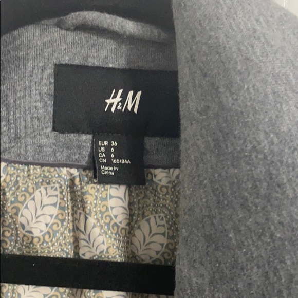 Grey coat - Picture 3 of 3